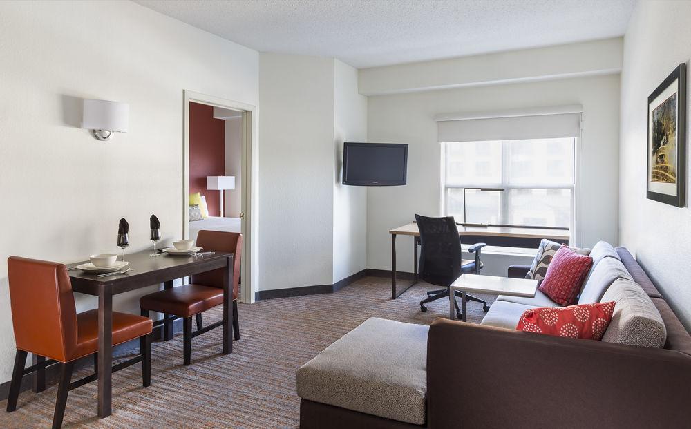 Residence Inn By Marriott Bloomington Eksteriør billede